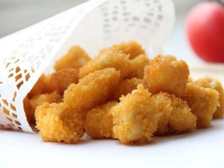 Línea de producción de nuggets de pollo energéticamente eficiente diseñada para el mercado ruso 12 pollo listo para comer con palomitas de maíz