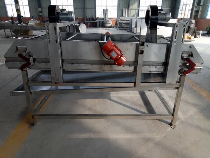Vibrating oil separator