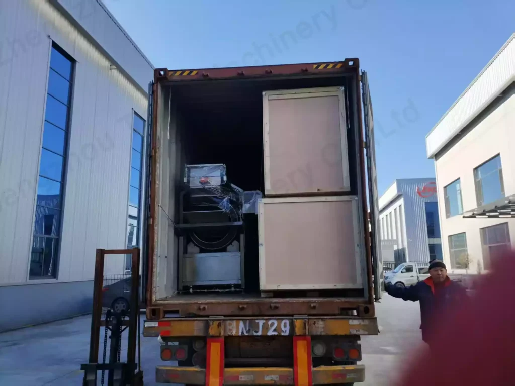 Загрузка линии по производству картофельных чипсов