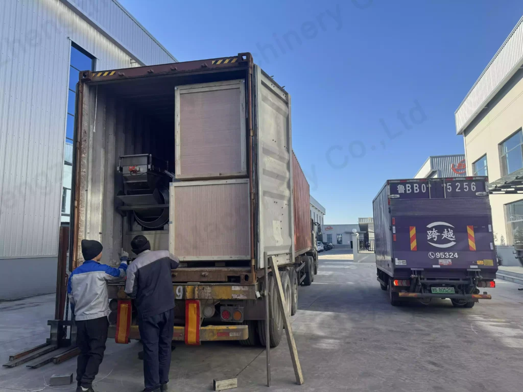 Как наша линия по производству картофельных чипсов преобразила мексиканский бизнес по производству закусок? 9 Загрузка линии по производству картофельных чипсов