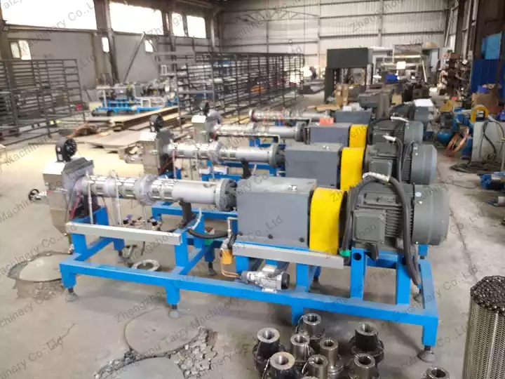 Modular twin‑screw extruder for snack processing