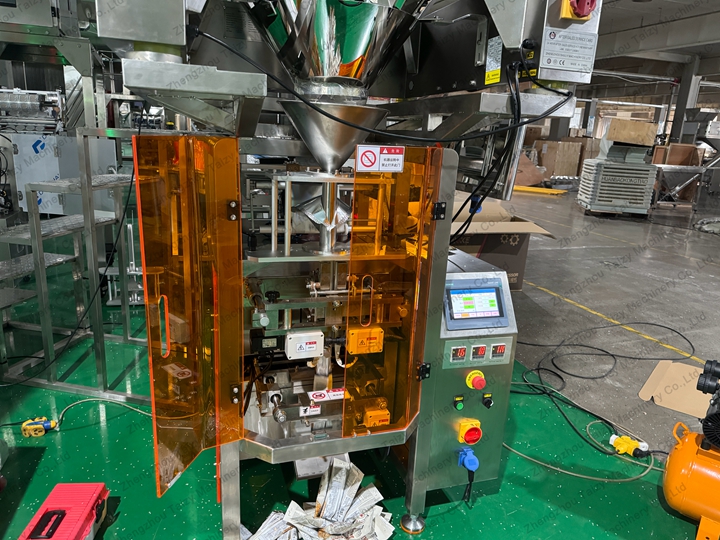 Crispy puffed snack nitrogen filling packing machine